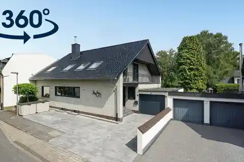 Beautiful and Completely Renovated Detached House
