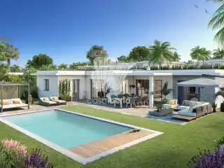 Stylish Four-Bedroom Villa in Gated Community Near Faro