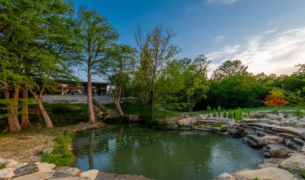 Peaceful Riverfront Oasis