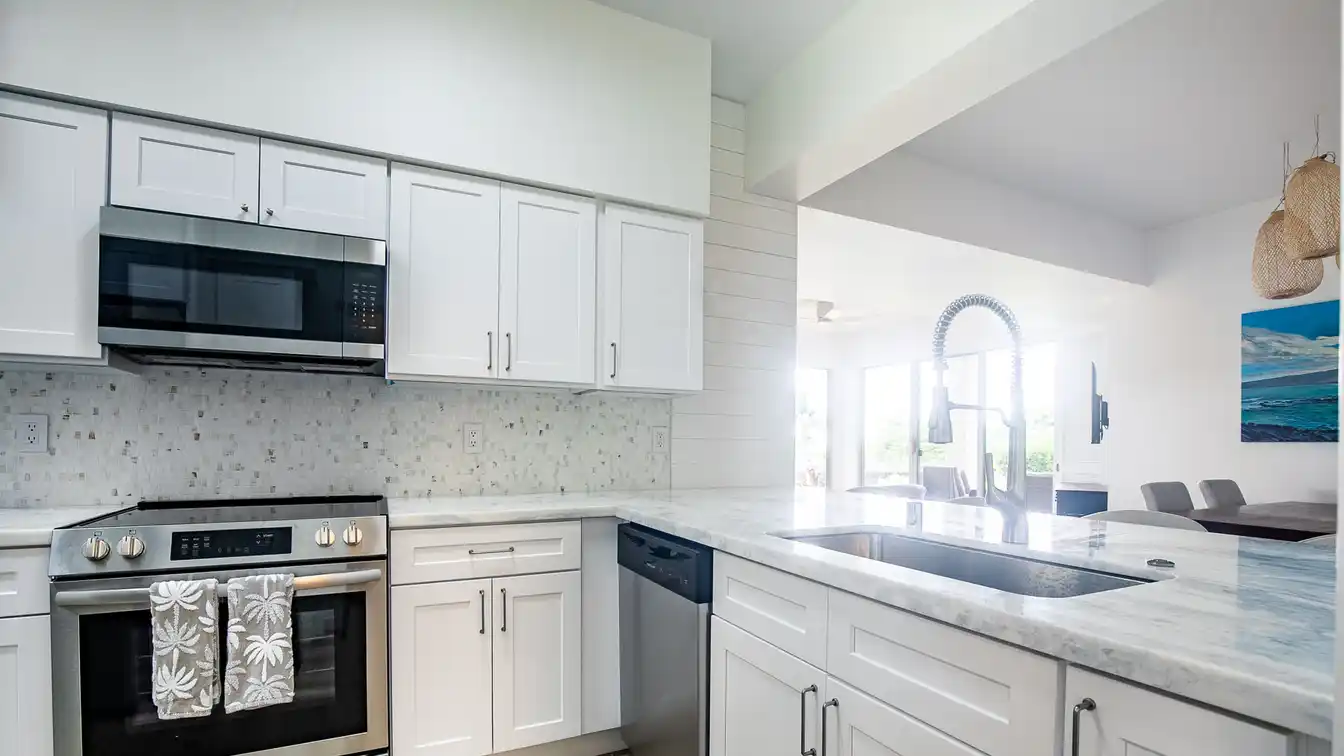 Outstanding Ocean and Sunset Views in Renovated Unit