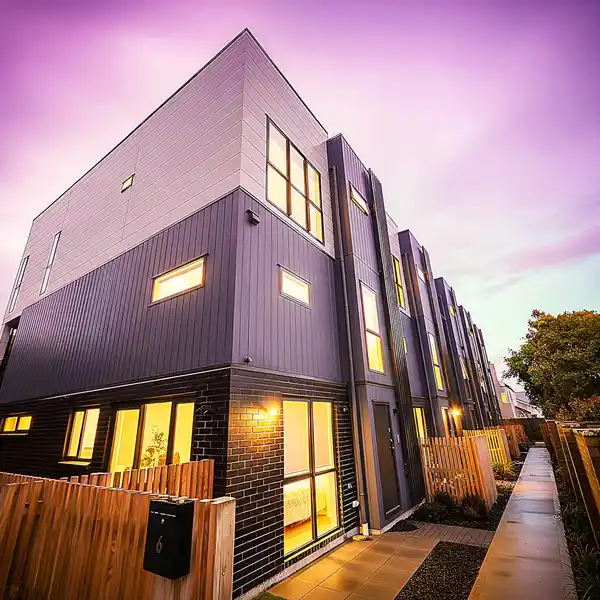 PRESTIGIOUS NEAR-NEW TOWNHOUSE