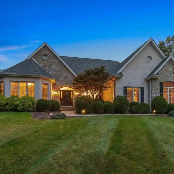 WATERFRONT LIVING AT ITS FINEST