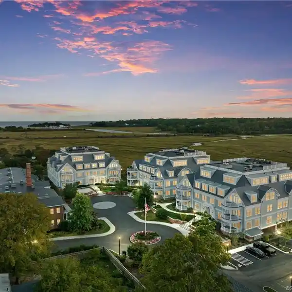 EXCEPTIONAL LIVING AT THE RESIDENCES AT 66 HIGH STREET