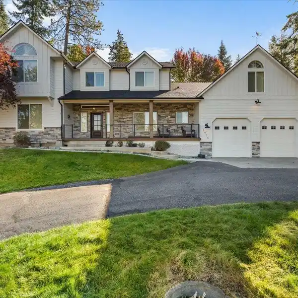 NORTH IDAHO DREAM HOME
