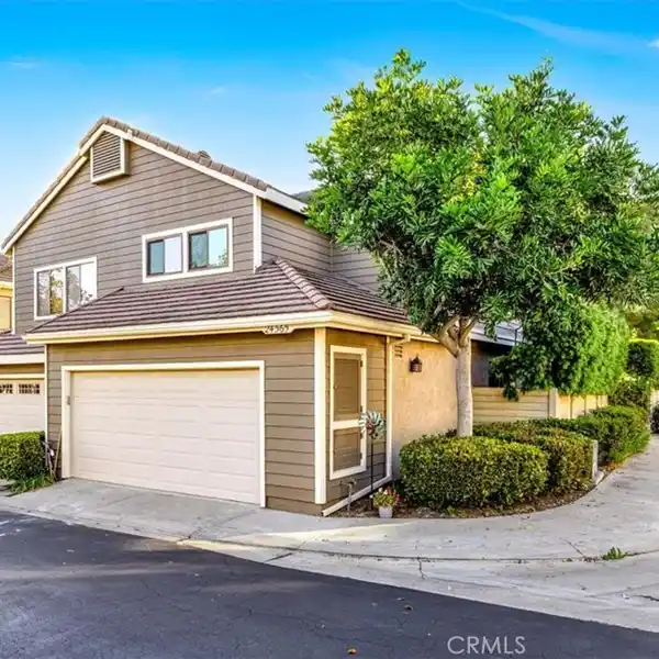 TURN-KEY LAGUNA NIGUEL HOME MINUTES FROM BEACH