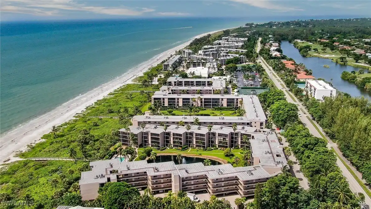 Lovely Condominium with Panoramic Gulf Views