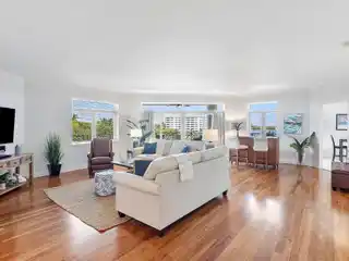 Luxurious Coastal Living