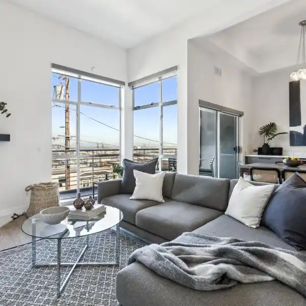 SOPHISTICATED URBAN LIVING