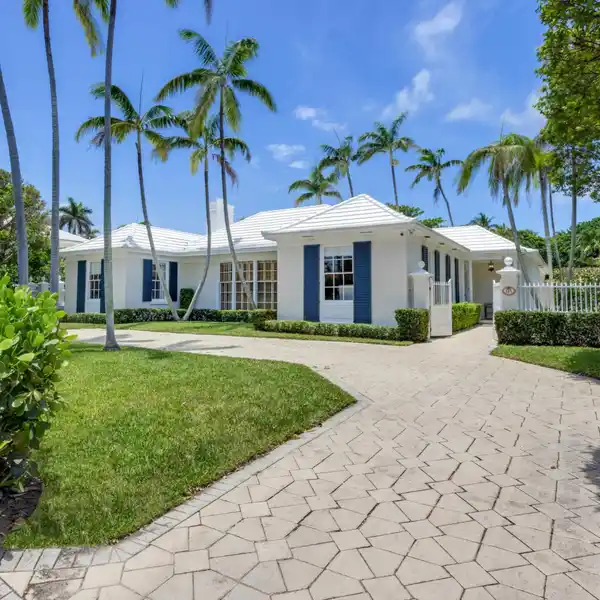 IMPECCABLY DESIGNED BERMUDA RESIDENCE