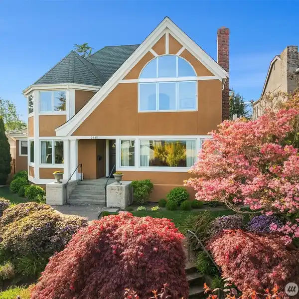 GORGEOUS UPDATED HOME IN MAGNOLIA