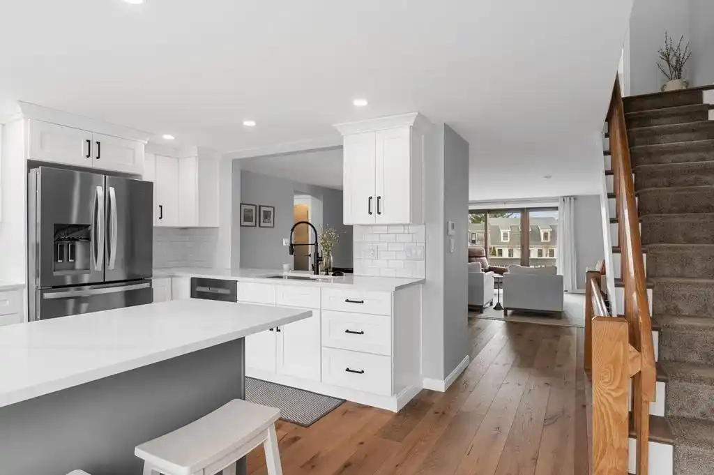 Stunning Townhome in Desirable River's Edge