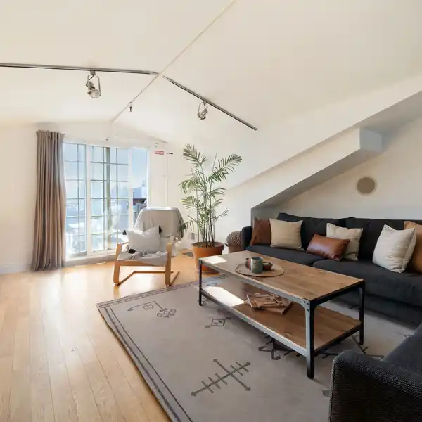 GORGEOUS DUPLEX PENTHOUSE