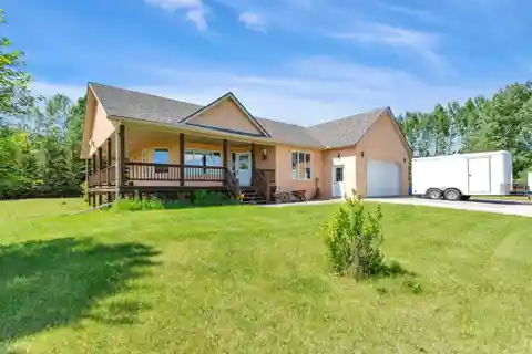 Beautiful Bungalow on 40 Scenic Acres
