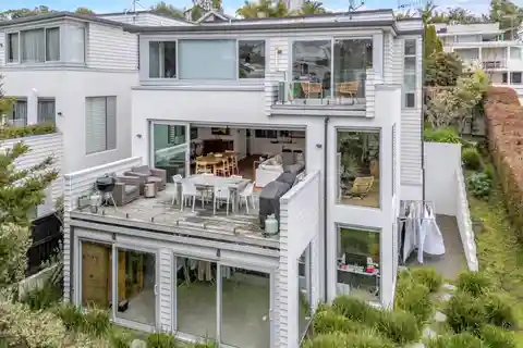 Expansive Remuera Residence with Stunning Views