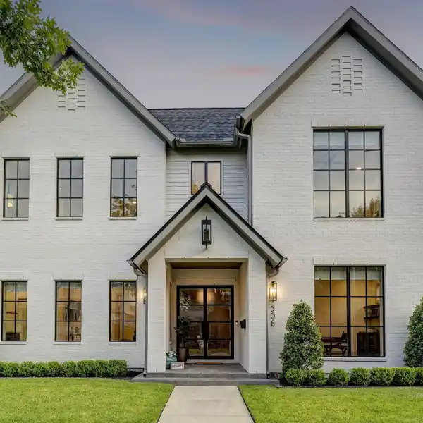 FRENCH MODERN FARMHOUSE IN THE HEIGHTS