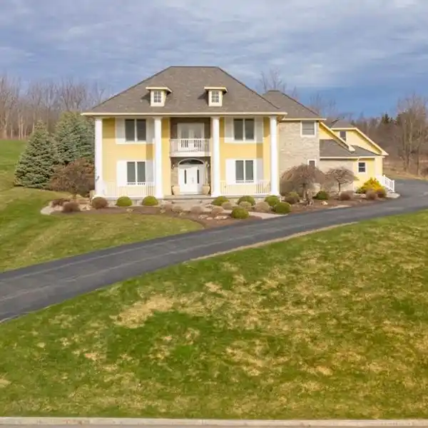 PRISTINE COLONIAL IN STEINWAY HEIGHTS