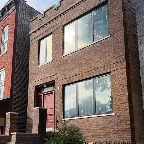 DESIGNER NEW BUILD WITH WALKOUT AND SKYLIGHT