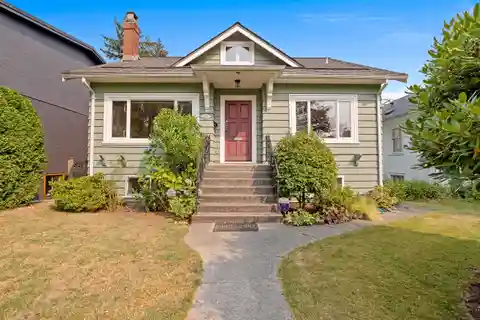 Beautiful Home in a Sought-After Vancouver Neighborhood