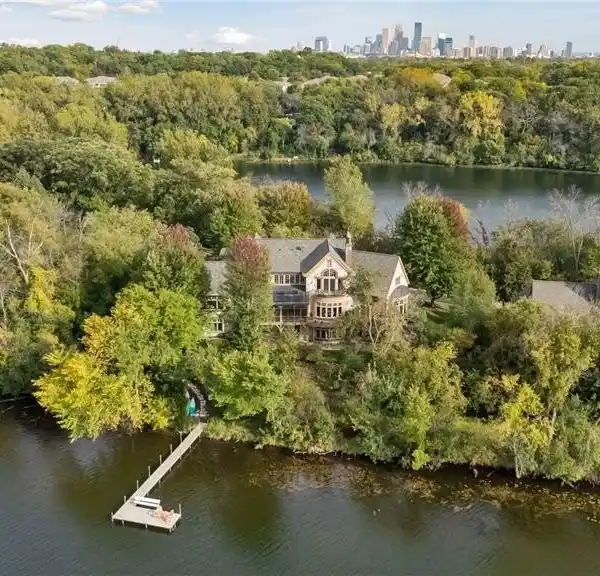 EXTRAORDINARY HOME ON PREMIER ISLAND DRIVE