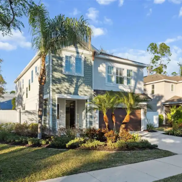 LOVELY POOL HOME NEAR ARLINGTON PARK