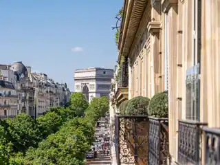 Entirely Renovated Apartment Overlooking Parc Monceau