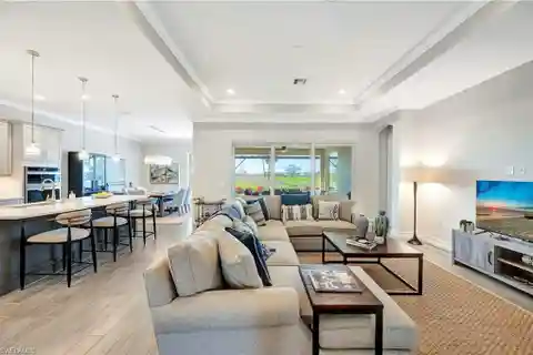 Well-designed Southwest Facing Home