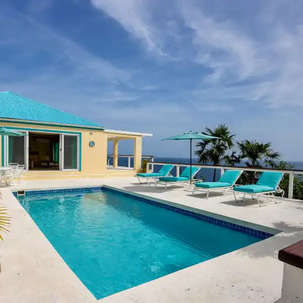 FANTASTIC OPPORTUNITY IN GATED PETERBORG