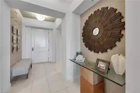 Panoramic Bayfront Retreat with Elevated Tropical Elegance