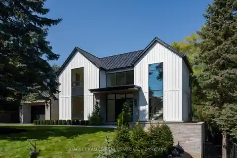 Captivating Home Close to Lake Ontario