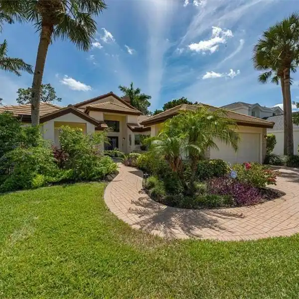 BEAUTIFULLY REMODELED AND FURNISHED TURNKEY HOME