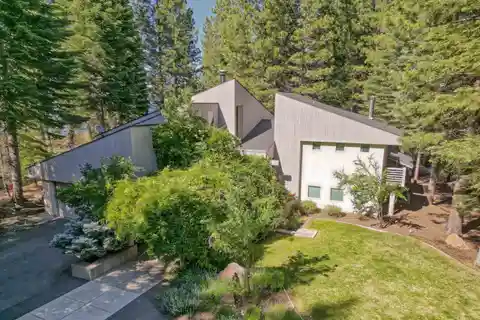 Stunning Lakefront Estate