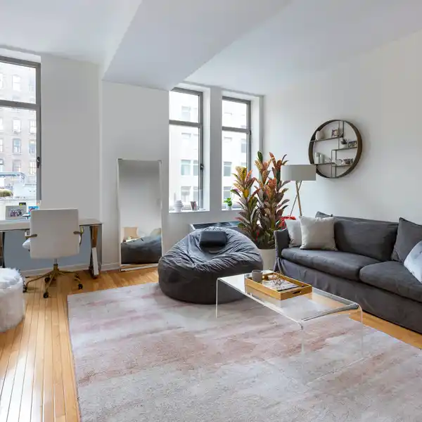 LARGE CLASSIC ONE BEDROOM LOFT AT ICONIC ADDRESS