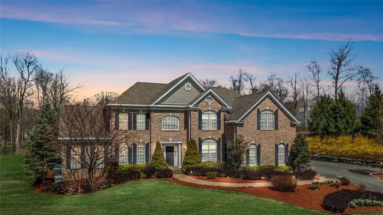 Elegant Living in an Executive Community