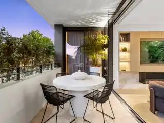 Sculptural Serenity Meets Urban Sophistication