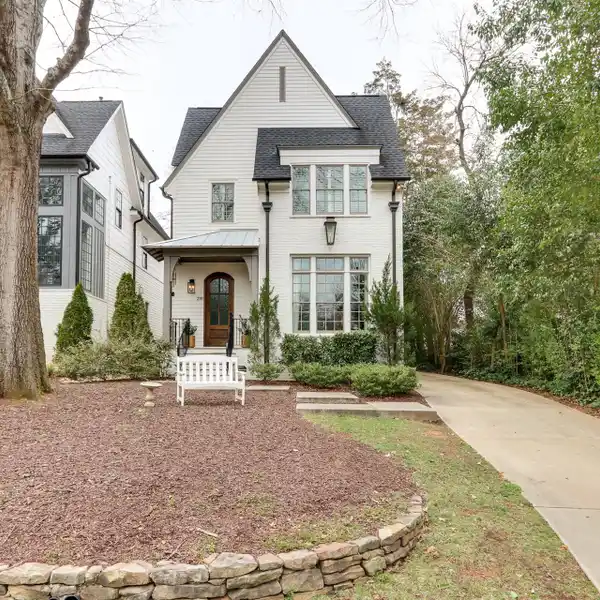 EXQUISITELY CRAFTED CUSTOM HOME