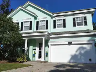 Light-Filled Sanctuary with Designer Touches