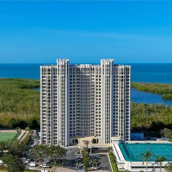 DIRECT GULF VIEW RESIDENCE IN THE ST. LAURENT