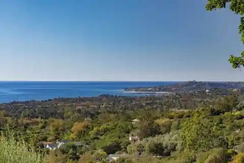 Vast 21.22-Acre Estate with Sweeping Views