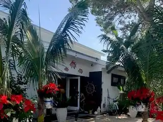 350-Foot Waterfront Retreat with Guest House