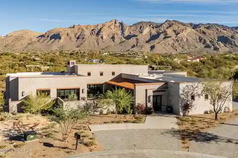 Design and Build Your Own Classic La Quinta Home