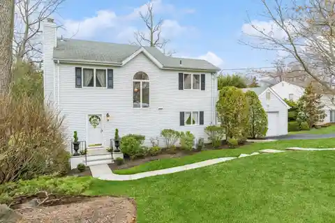 Meticulously Maintained Colonial-style Home