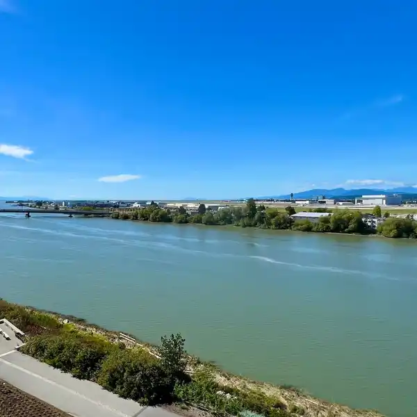 RARE LUXURY IN RIVER GREEN