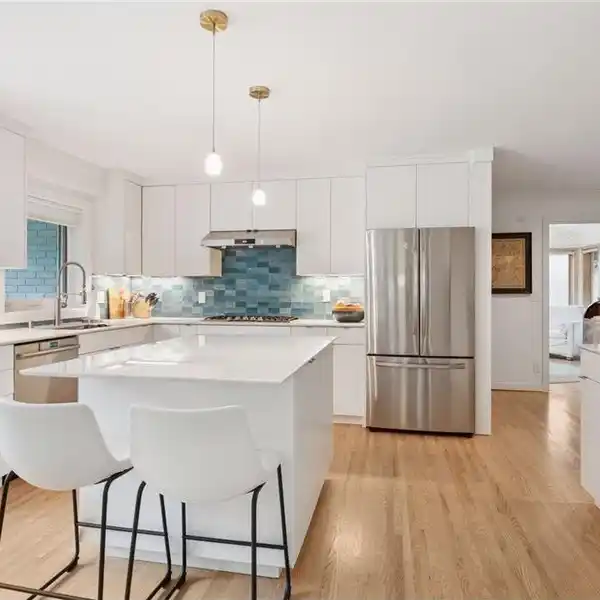 WONDERFULLY RENOVATED RAMBLER WITH SCANDINAVIAN FLAIR