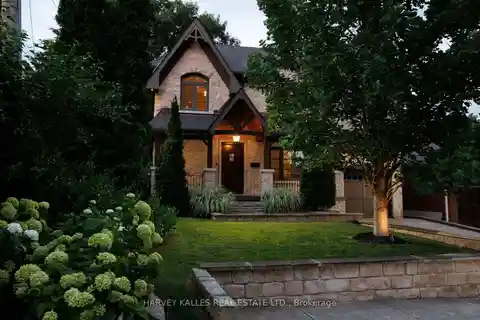 Stately Modern Residence with Sun-Filled Open Layout