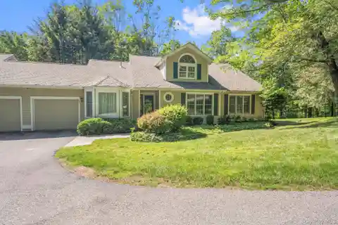 Spacious 3-Level Townhouse