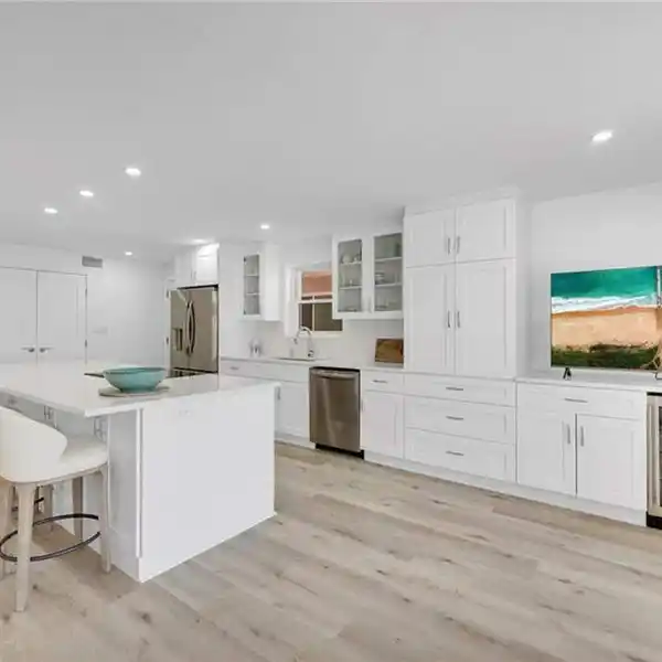 COMPLETELY REMODELED RESIDENCE IN AN EXCLUSIVE BOUTIQUE COMPLEX