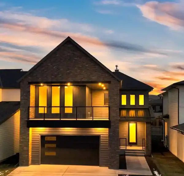 BRAND-NEW LUXURY BUILD IN THE VIBRANT COMMUNITY