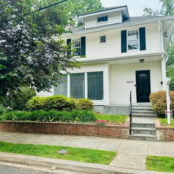 SUN-DRENCHED 1925 FOUR SQUARE