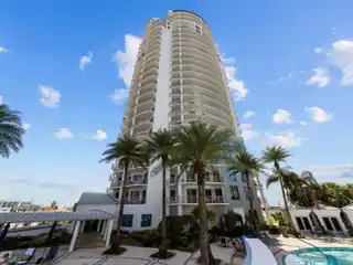 Sky-High Luxury Living in the Heart of Downtown