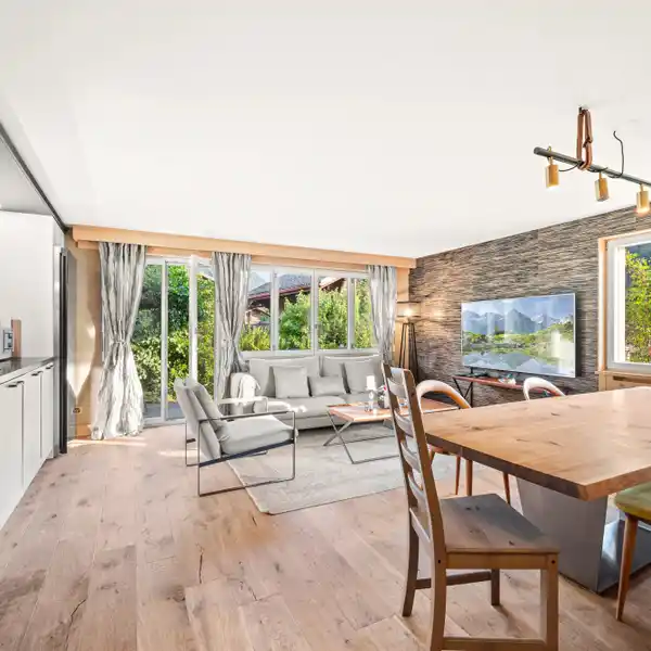 CHARMING APARTMENT WITH WARM AMBIANCE